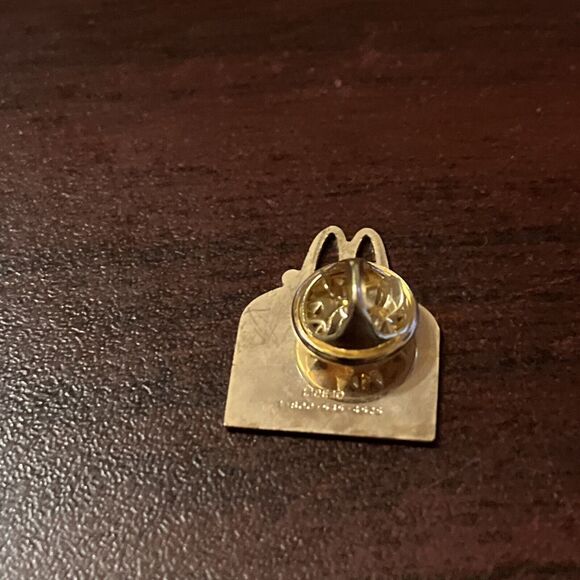 McDonald's Panasonic POS Systems Globe 20 Years Employee Lapel Hat Pin - Picture 3 of 3